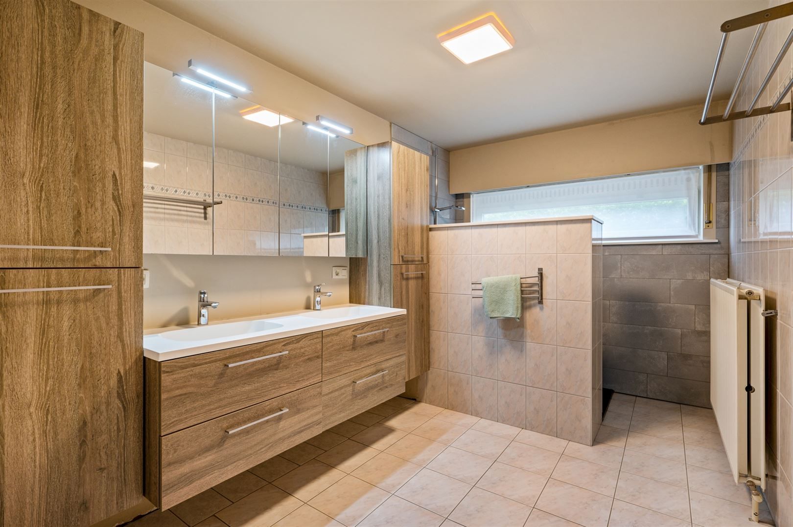 Karakteristieke laagbouwwoning met 3 slk op ca. 1.400m2 foto 16