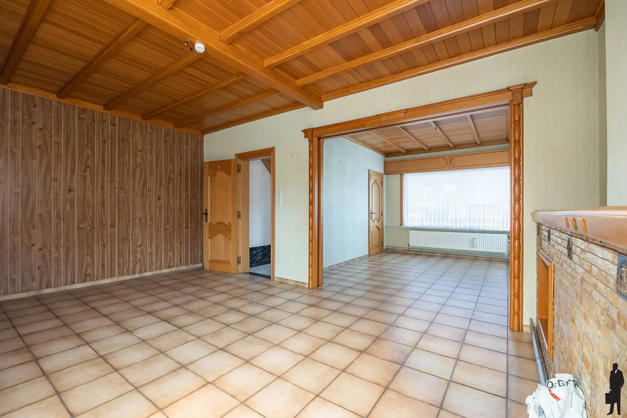 Gezinswoning met veranda, garage en tuin op topligging  foto 4