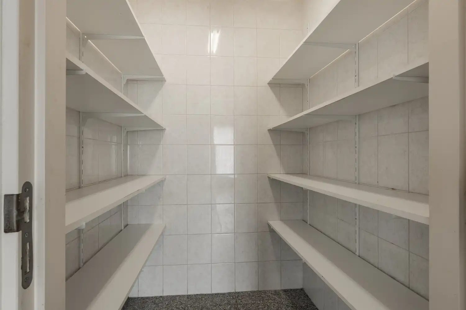 BEDRIJFSPAND MET CONCIERGEWONING foto 24