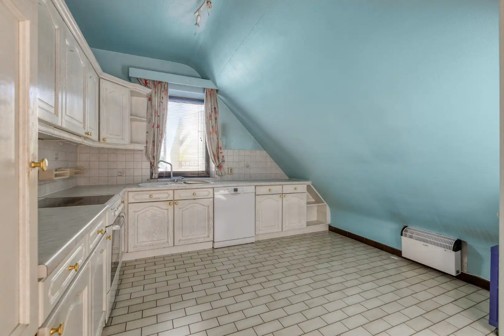 Gezellig en ruim appartement (124m²) met zonneterras en garage - wandelafstand centrum Tongeren foto 6