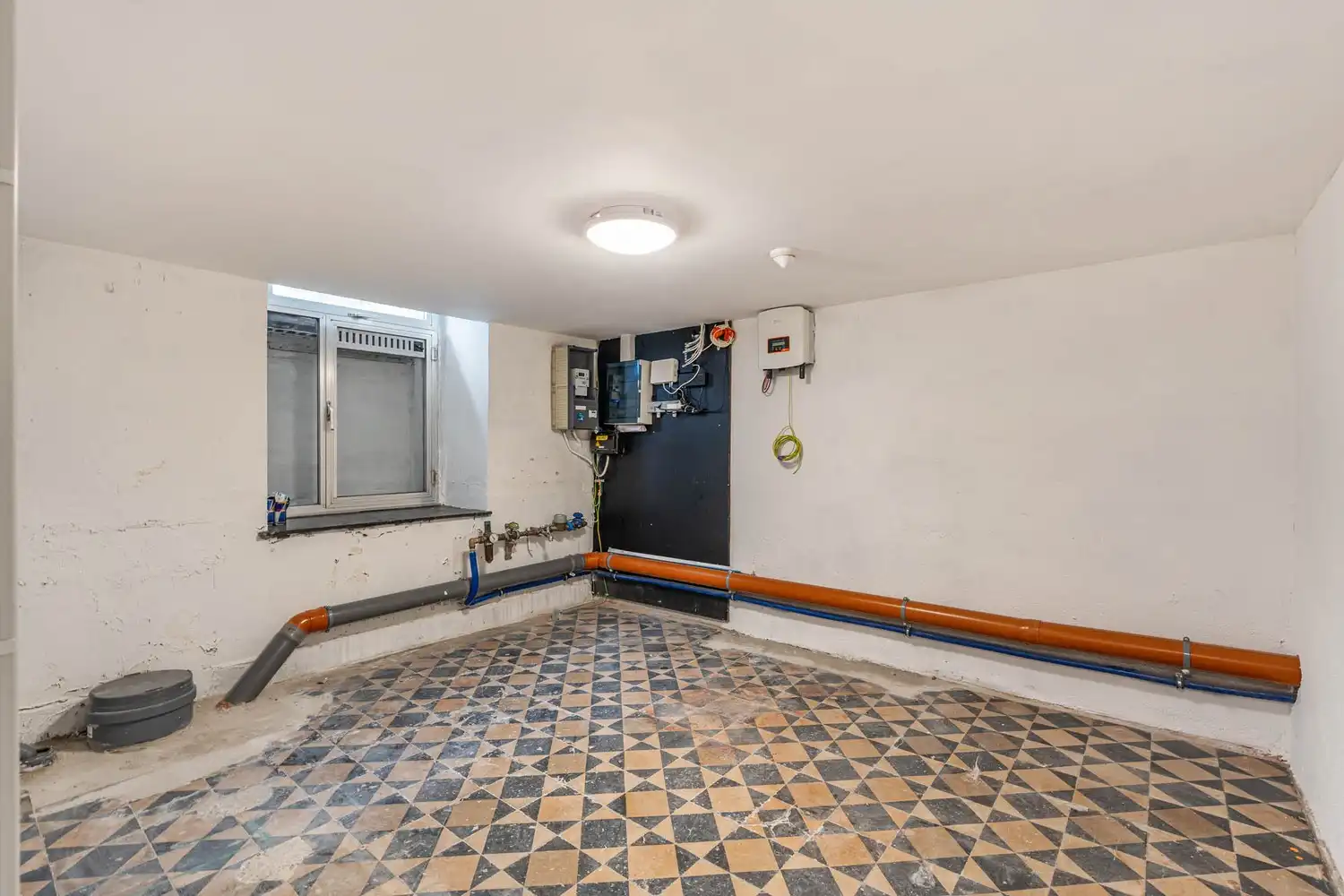 TOTAALRENOVATIE - Goed gelegen en gemeubelde studentenkamer met eigen sanitair (wc, douche & wastafel)! foto 18