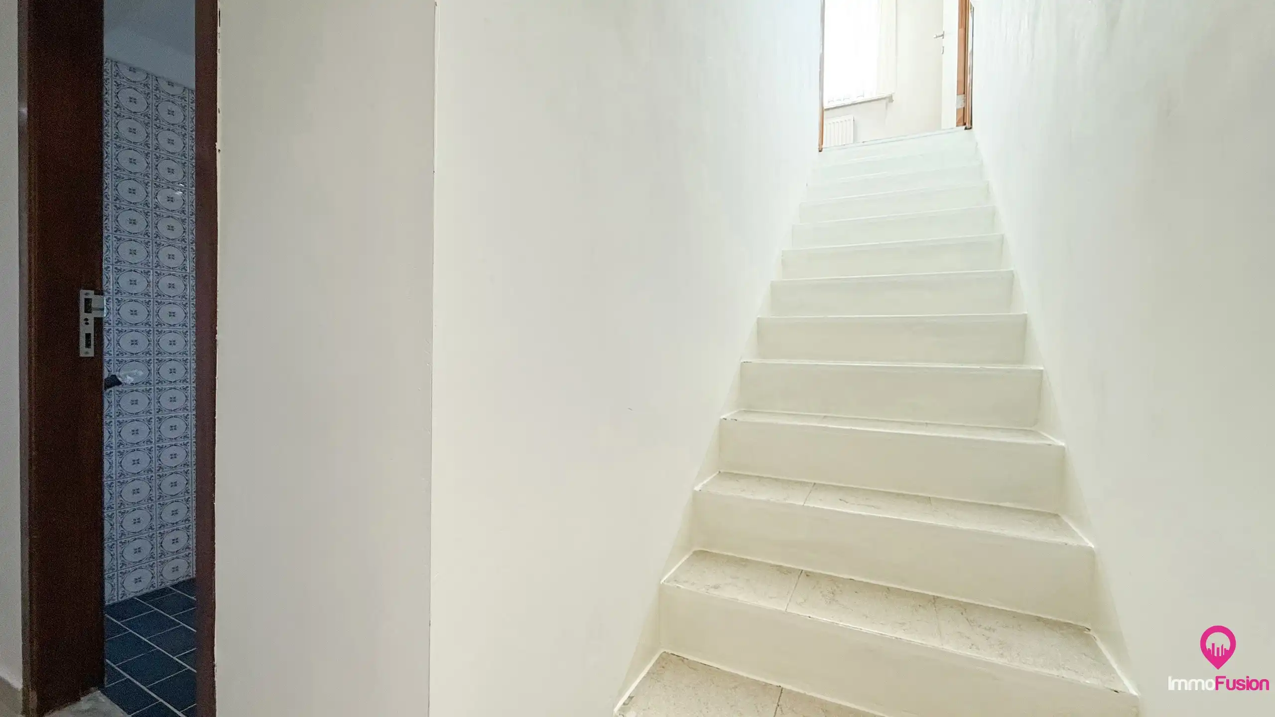 Uniek woon-werkpand met vergunde loods van 110m² en 5 slpks! foto 10