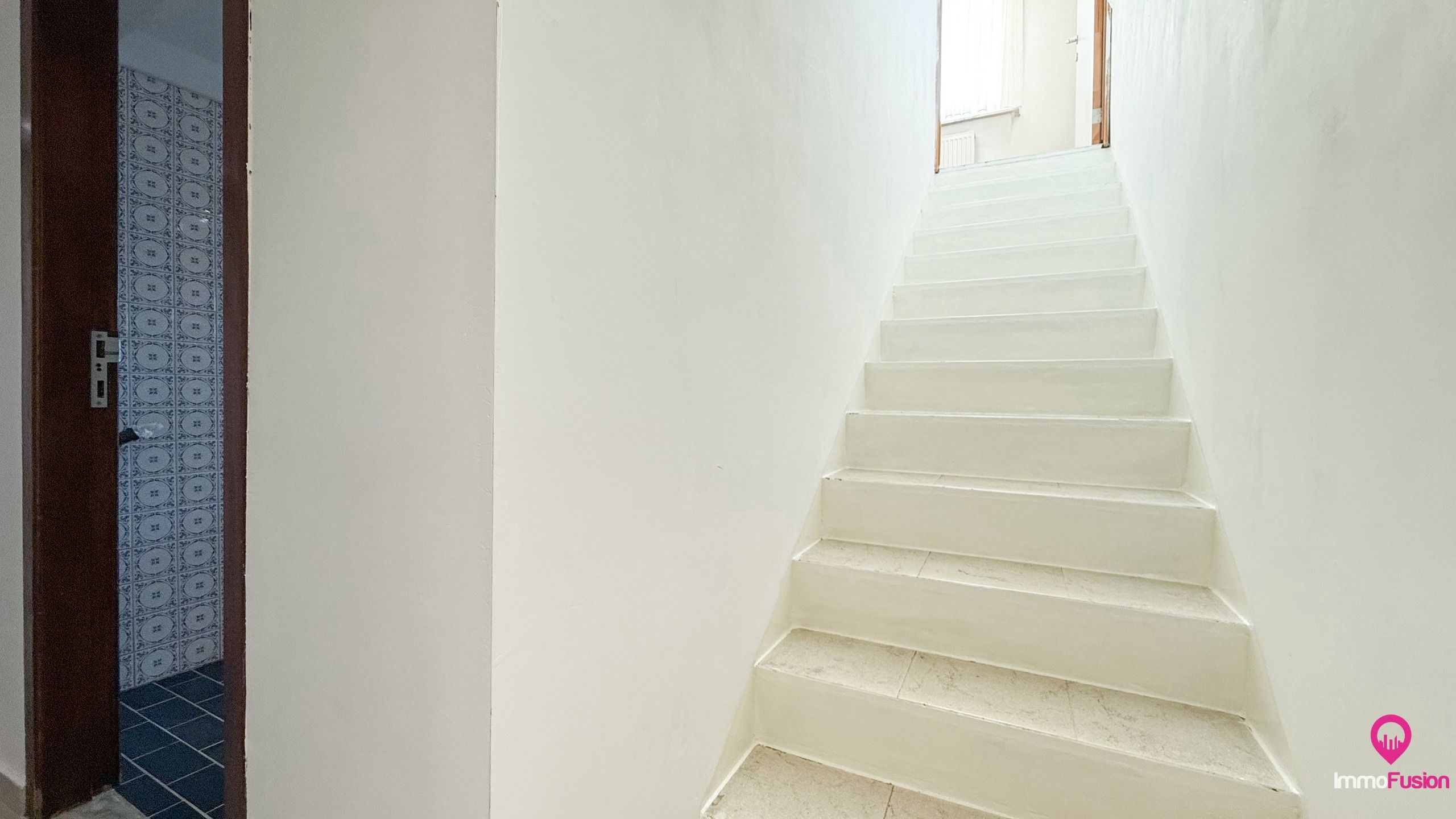 Uniek woon-werkpand met vergunde loods van 110m² en 5 slpks! foto 10