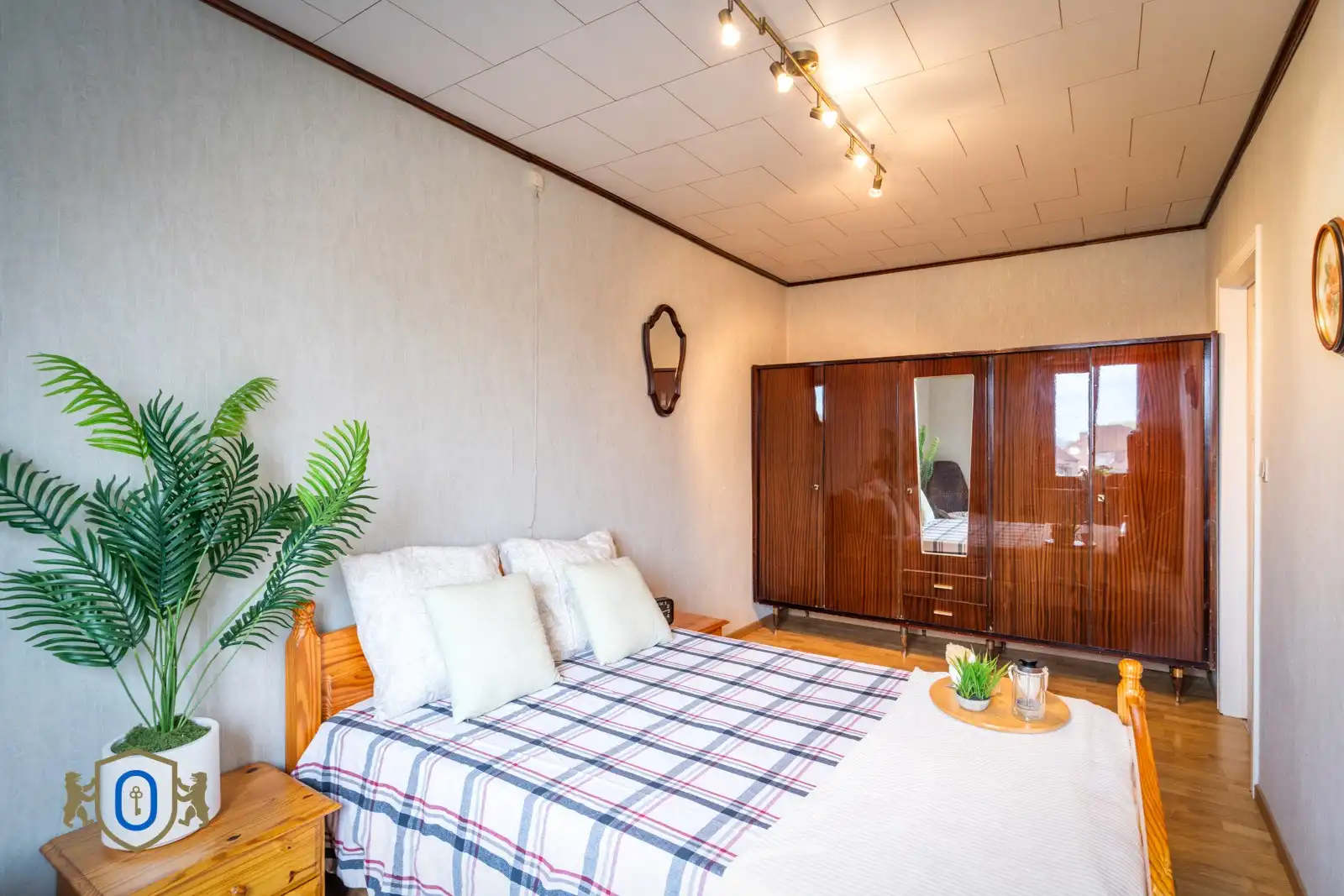 Halfopen 3-slpkr woning met tuin & garage foto 24