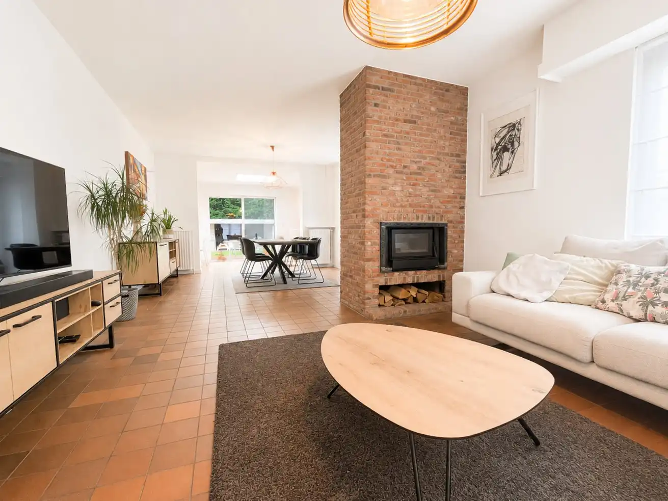Gerenoveerde halfopen bebouwing met 4 slaapkamers, bureau, tuin en garage in Brasschaat foto 5