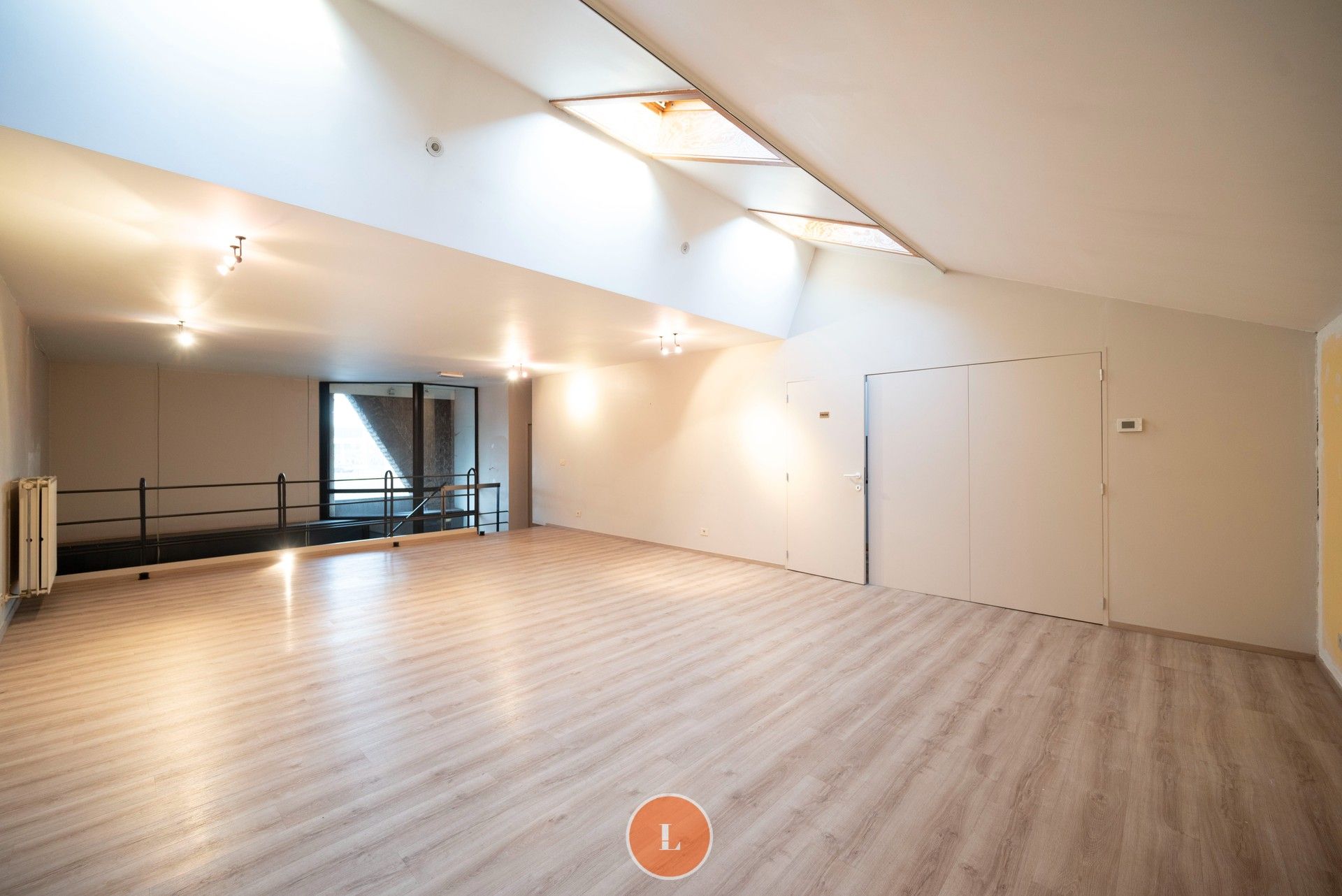 Handelspand met tuin op commerciële ligging in Menen foto 6