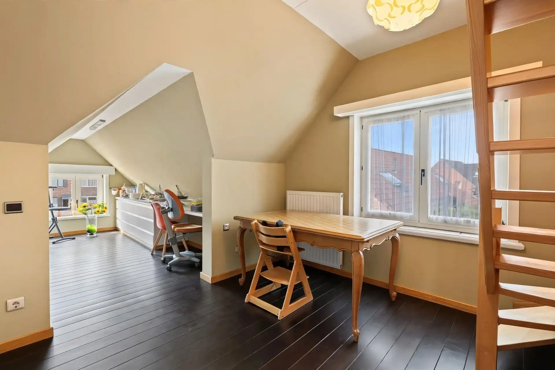 Ruime gezinswoning in klassiek landelijke stijl met aanpalende werkplaats van ca. 435m² foto 21
