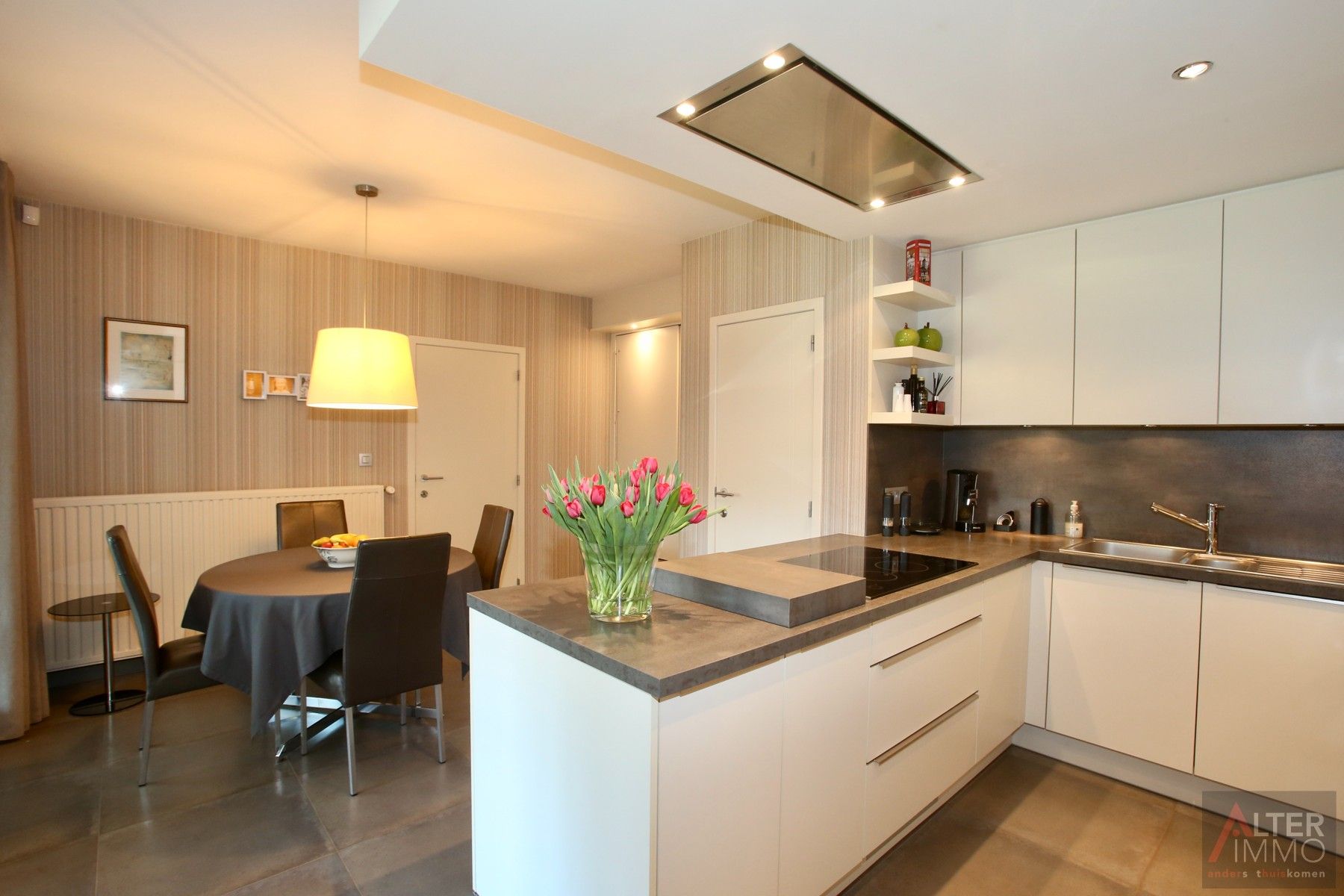Uitzonderlijke woning op een uitstekende locatie. Top onderhouden,  4/5 slaapkamers op een extra breed (41,5m) perceel van ca. 20 are vlakbij Zolder centrum - prachtige tuin! foto 12