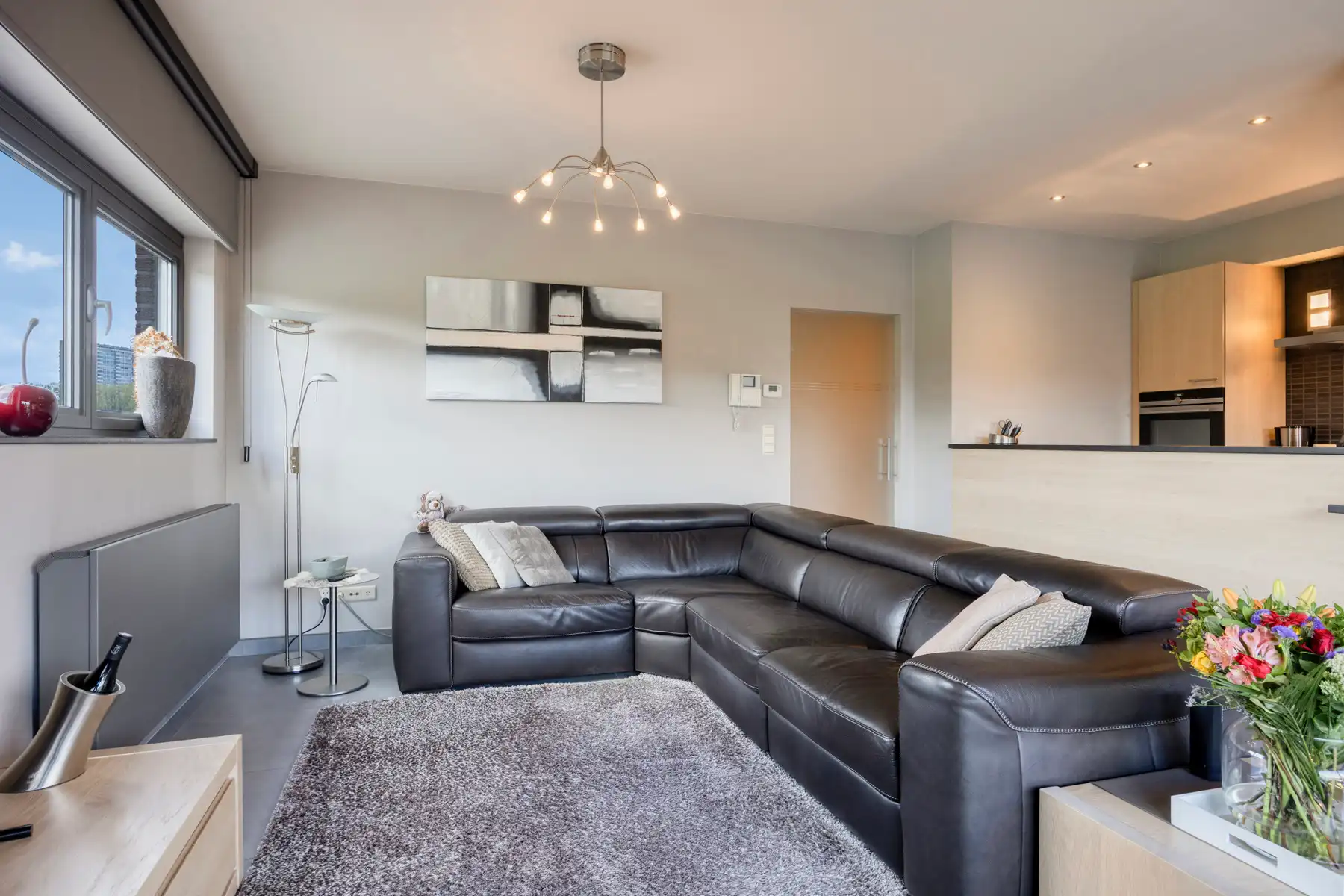 Instapklaar gelijkvloers appartement op toplocatie in Zellik foto 3