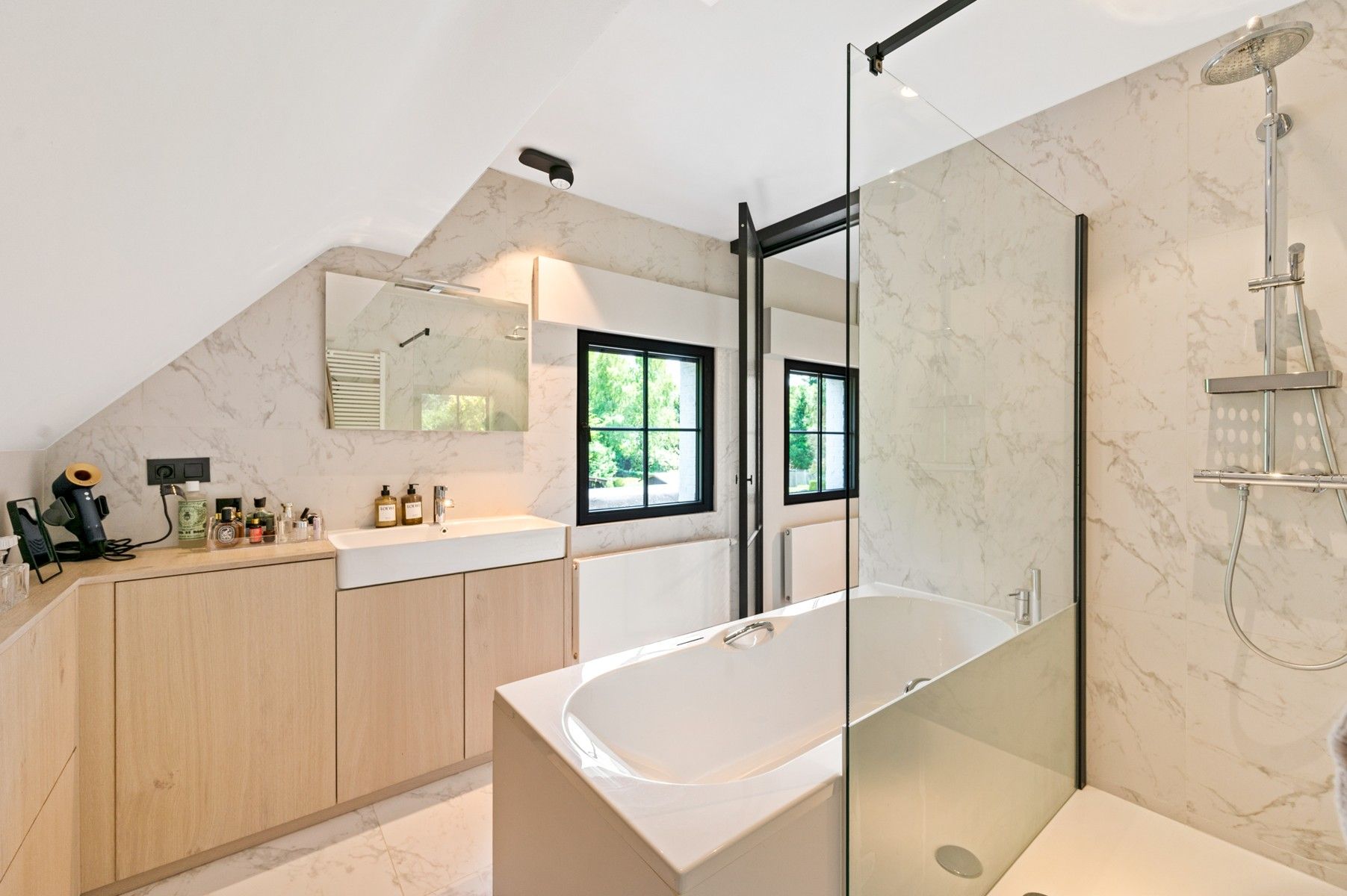 Luxueus en stijlvol wonen op een uitstekende locatie foto 11
