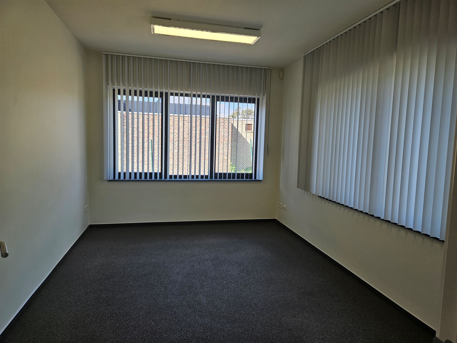 bedrijfsgebouw foto 14