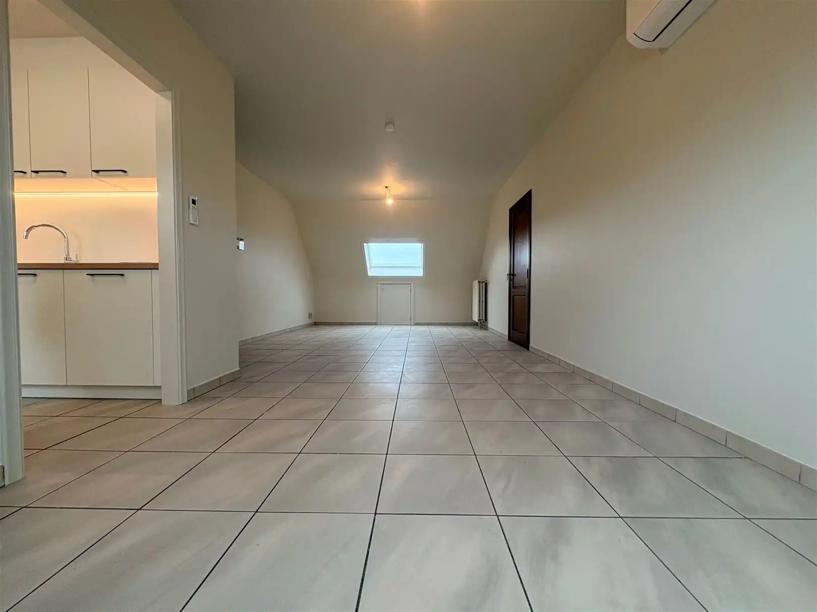 Instapklaar volledig gerenoveerd appartement met garage.  foto 7