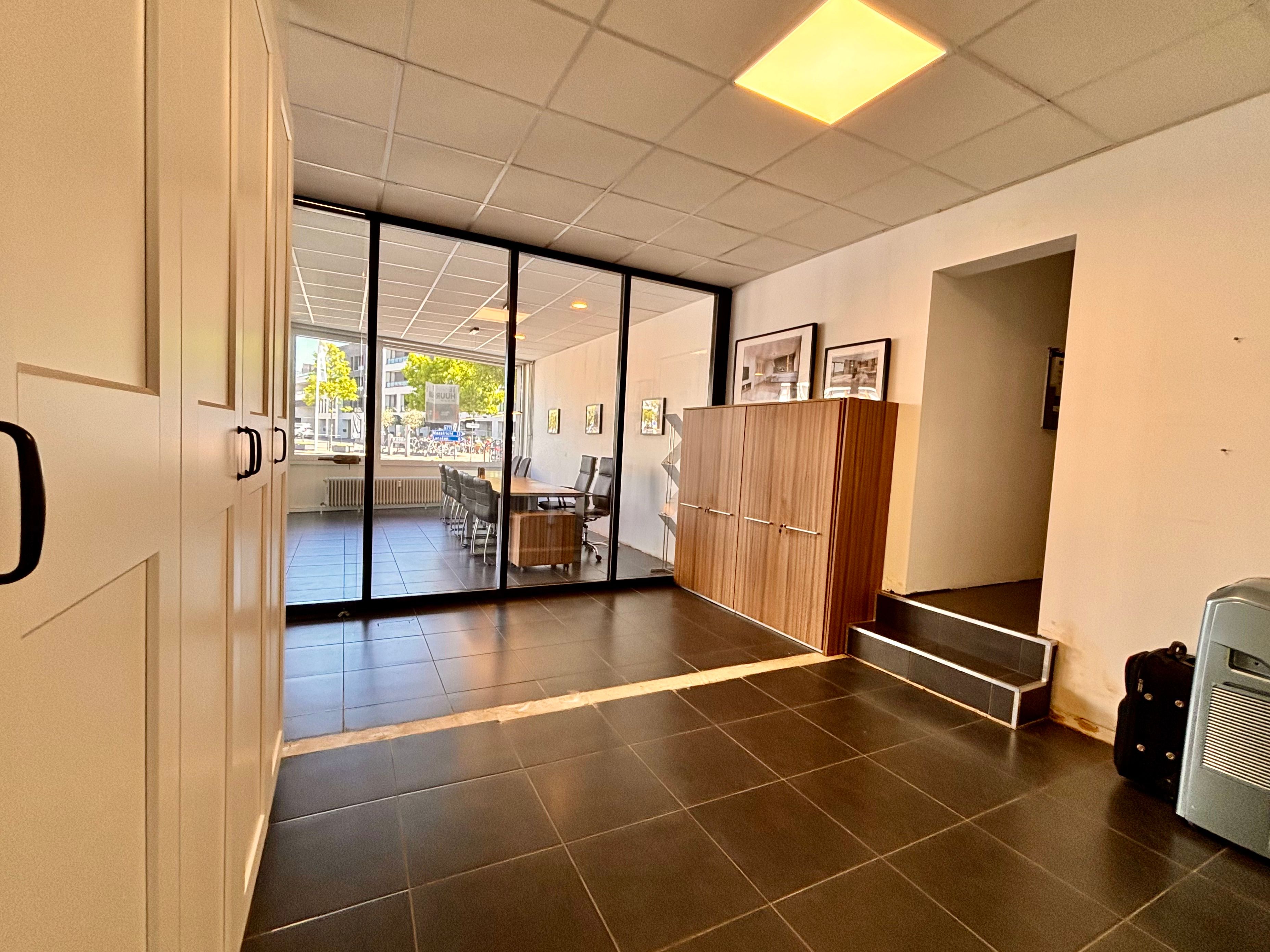 Handelspand te huur in het hartje van Zutendaal foto 4