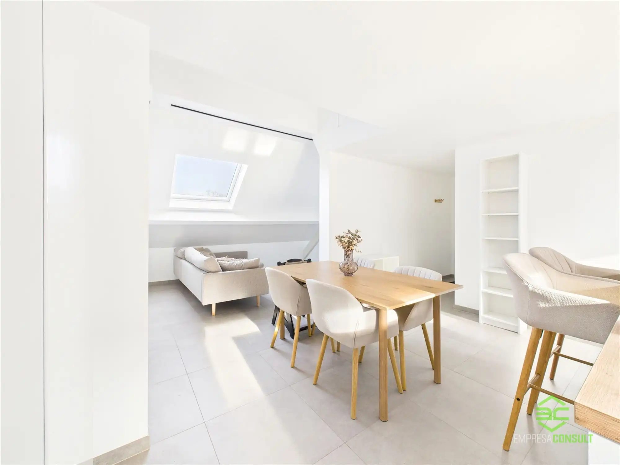 Kleinschalig appartementsgebouw van 3 app in het centrum! foto 4