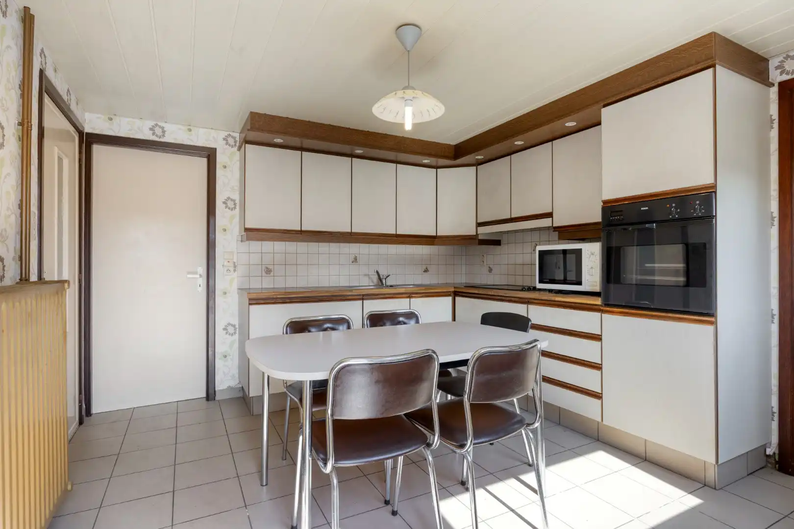 Ruime te renoveren woning met uitbreidingspotentieel en zonnig perceel van 1.738 m² !  foto 10