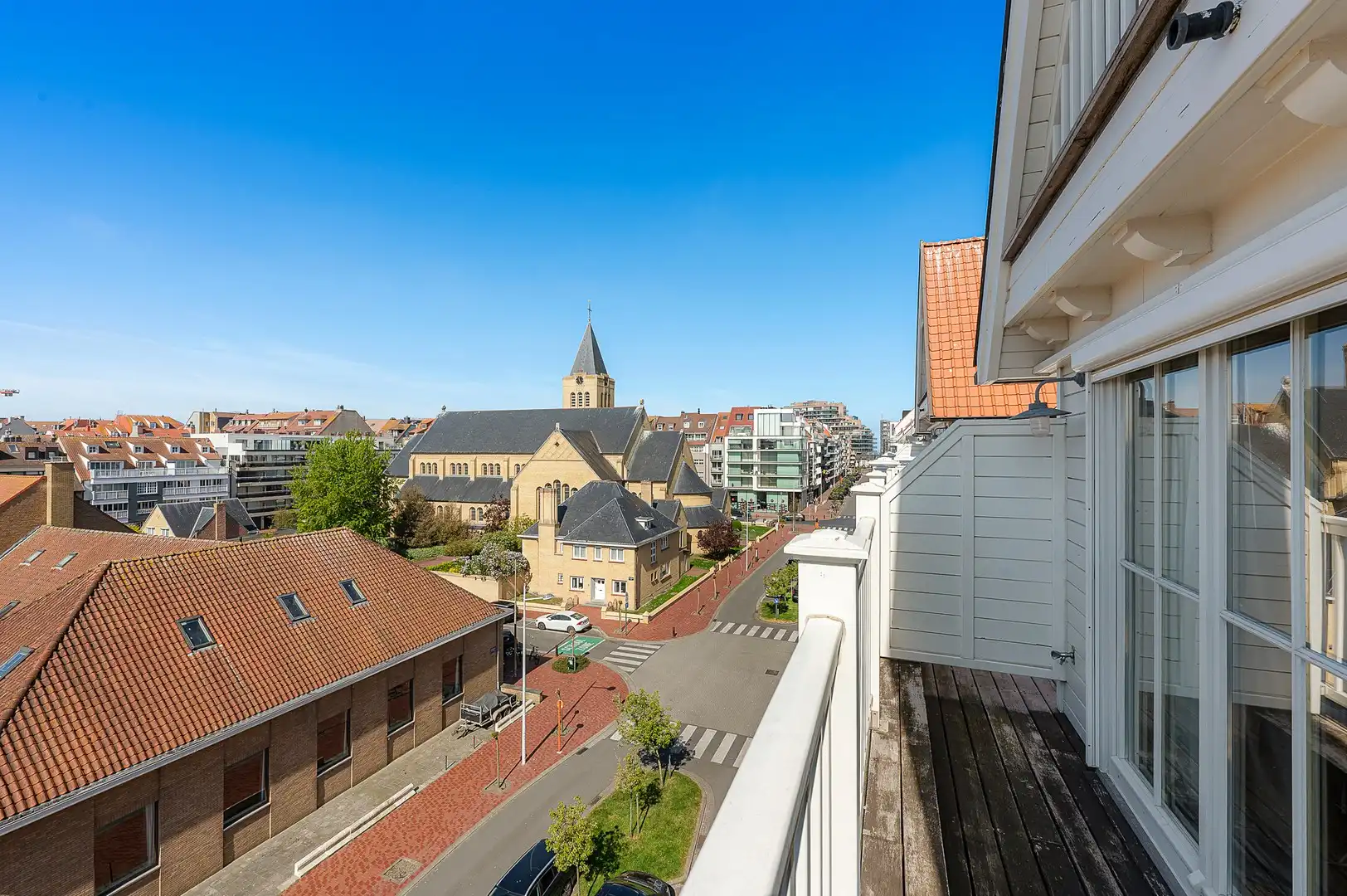 Ruim 3-slaapkamer duplex-appartement in de Van Bunnenlaan. foto 6