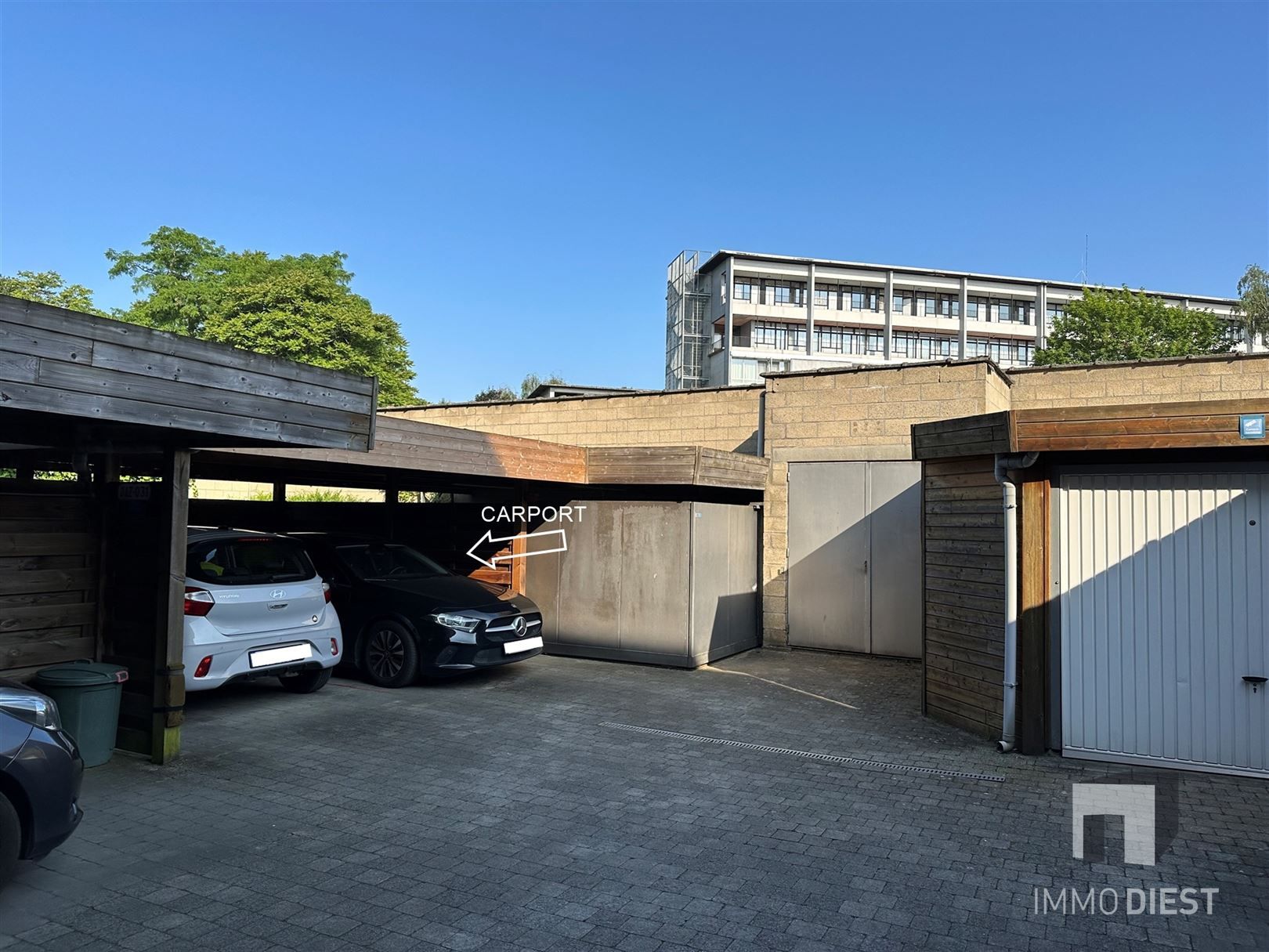 Gezellig appartement met 2 slpks, 2 terrassen en carport foto 31