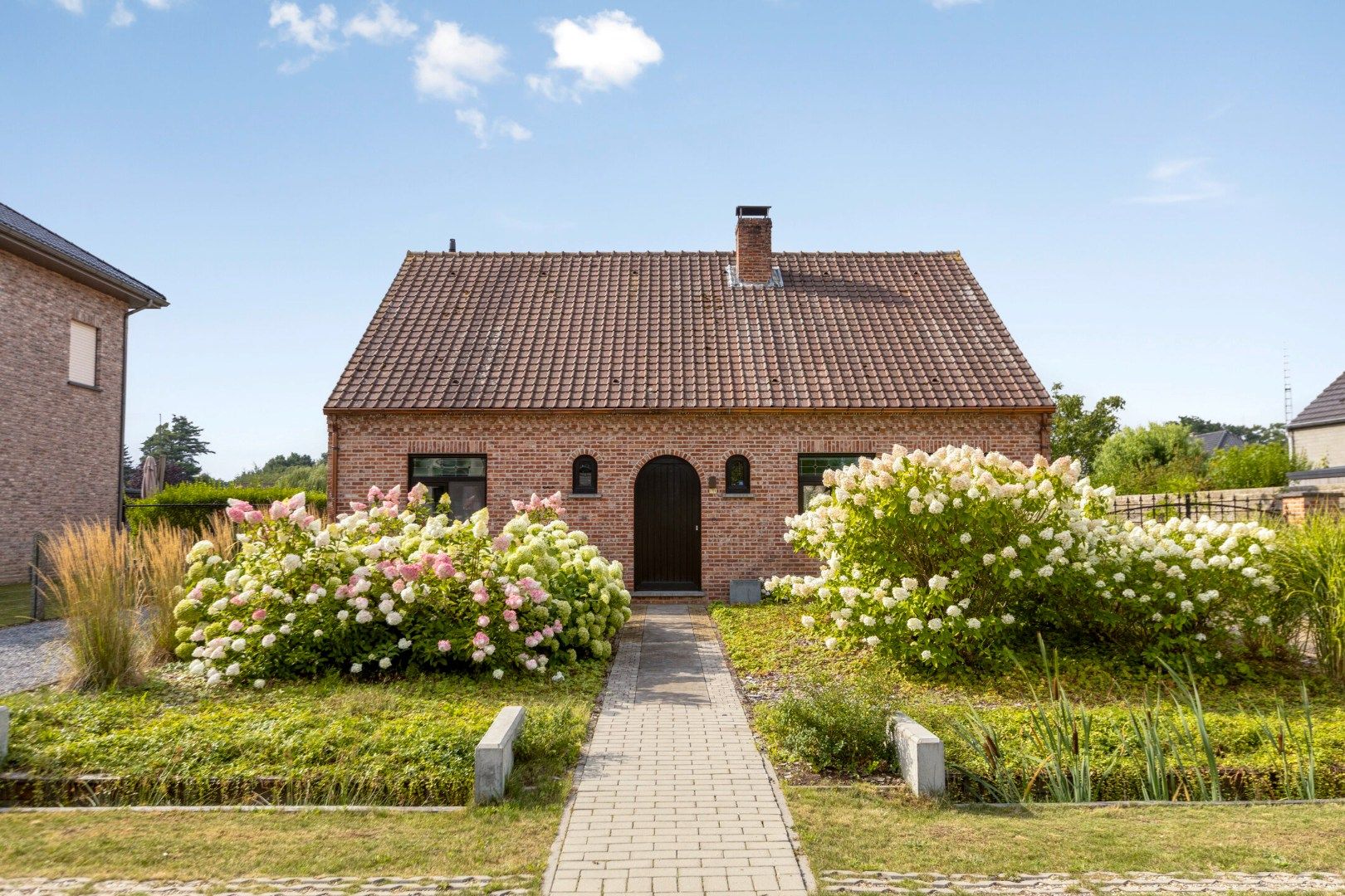 Charmante woning met 4 slpks en verwarmd zwembad op een zonnig perceel van 942 m² !  foto {{pictureIndex}}