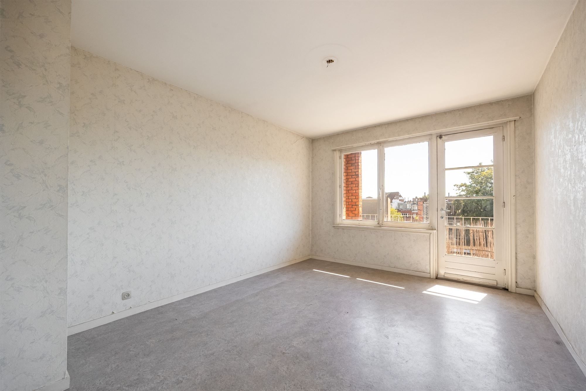 Op te frissen appartement met zuidgericht terras foto 8