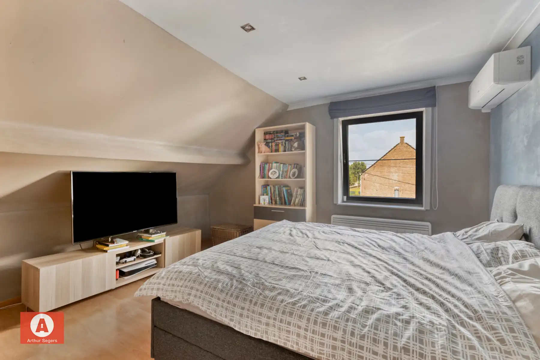 Unieke multifunctionele eigendom (woning met werkplaats) foto 20