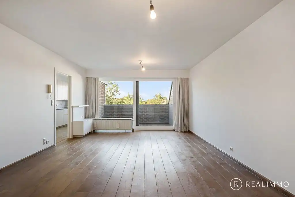 Ruim appartement met 3 slaapkamers én garage in het hartje Zwevegem! foto 5