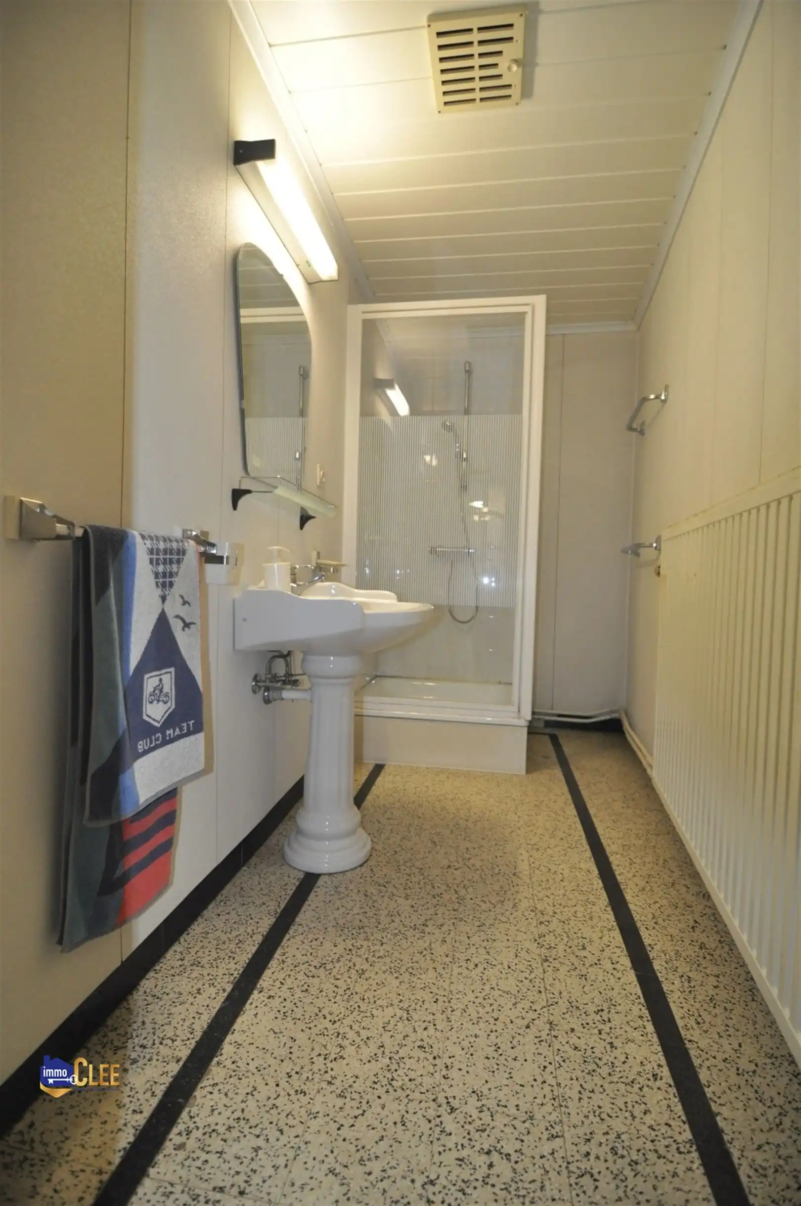 Karaktervolle driegevelwoning met ruime tuin van 30 are nabij Waremme foto 12