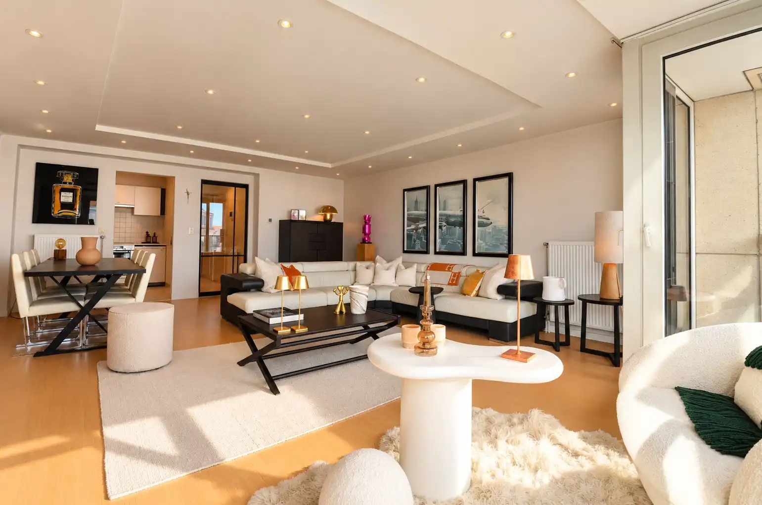 Zeer lichtrijk en instapklaar zuidgericht appartement met open zicht. foto 4