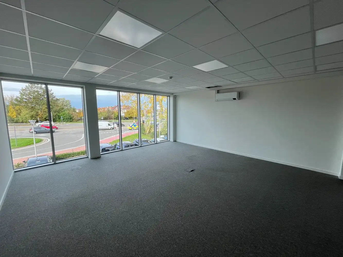 629m² kantoren foto 8