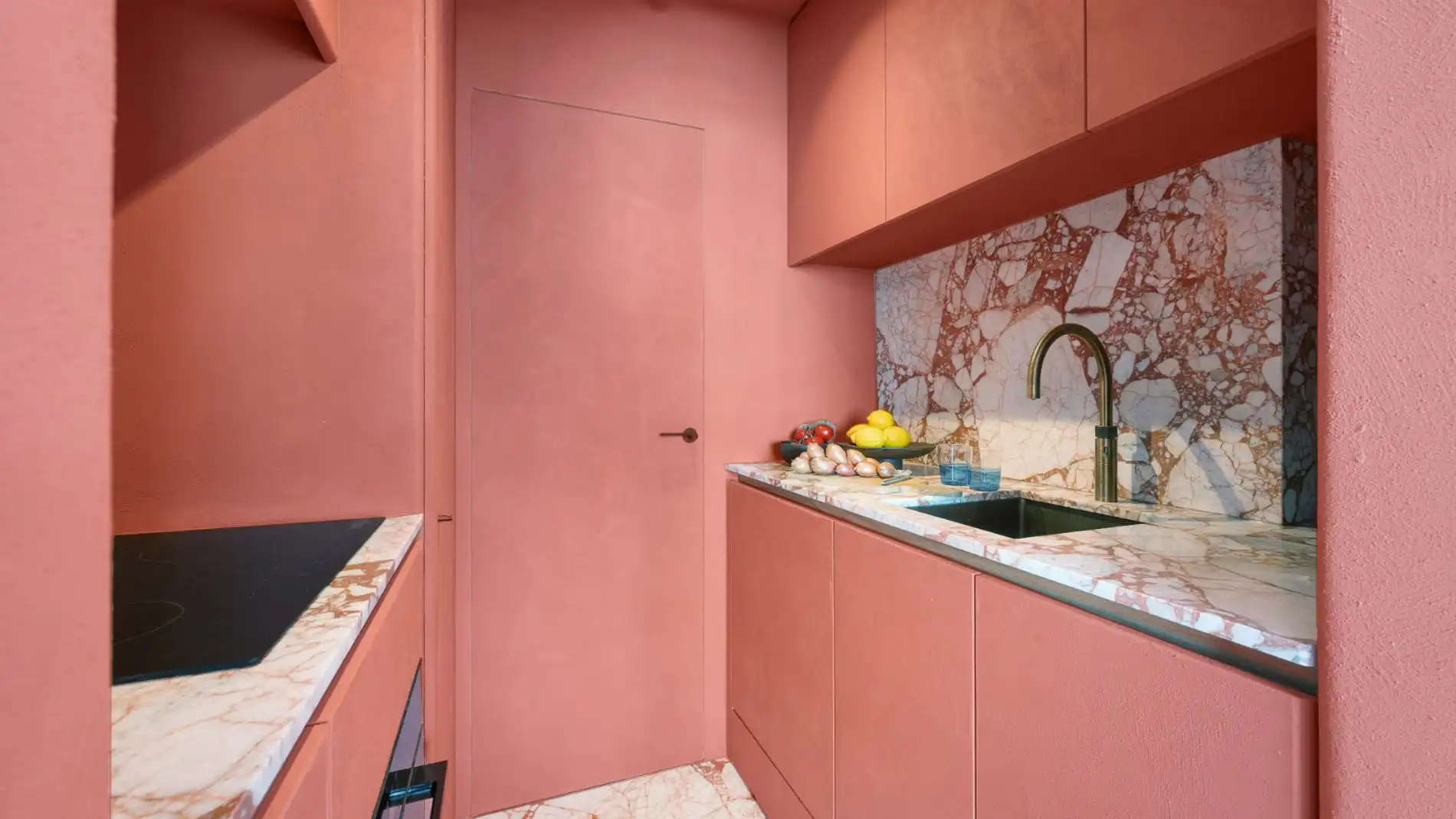 Luxueus gerenoveerd appartement met ZEEzicht, gelegen op het Driehoeksplein. foto 15