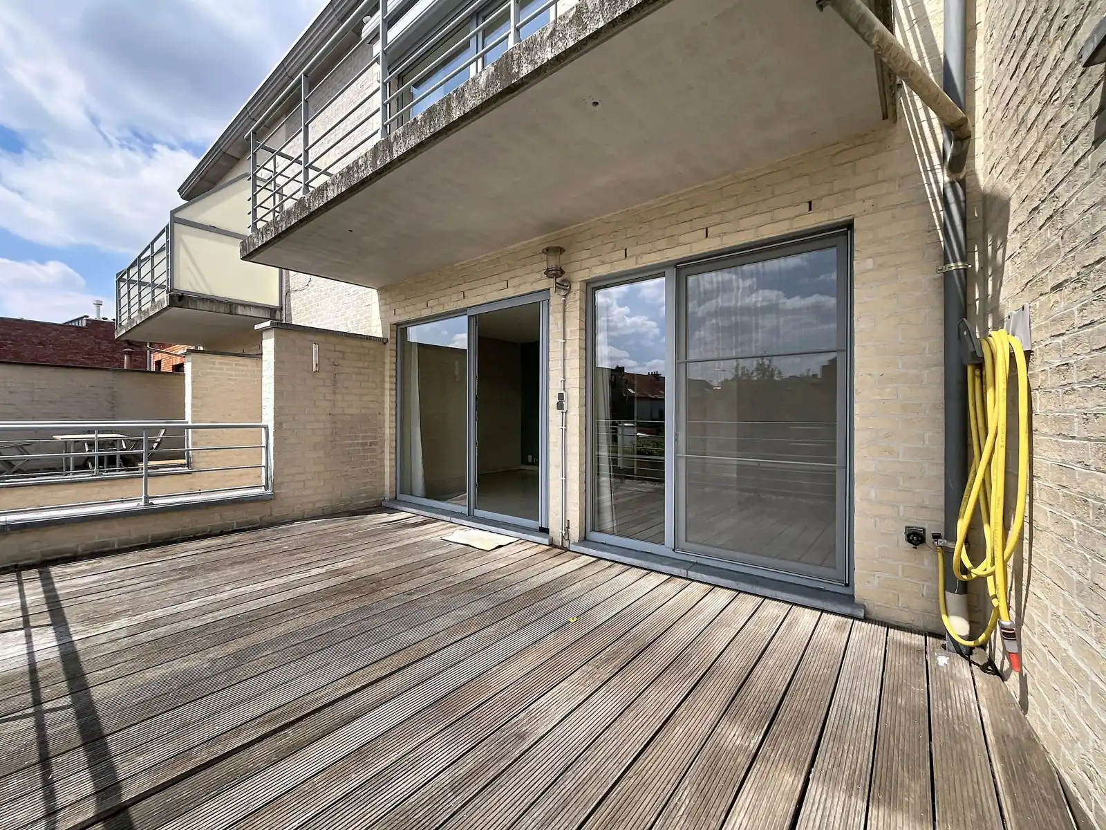 App met 2 slpks - terras - kelder én garagebox foto 18