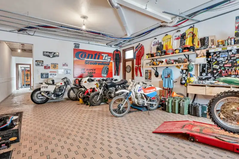 Karaktervolle interbellumwoning met loods nabij de Markt van Gavere foto 20