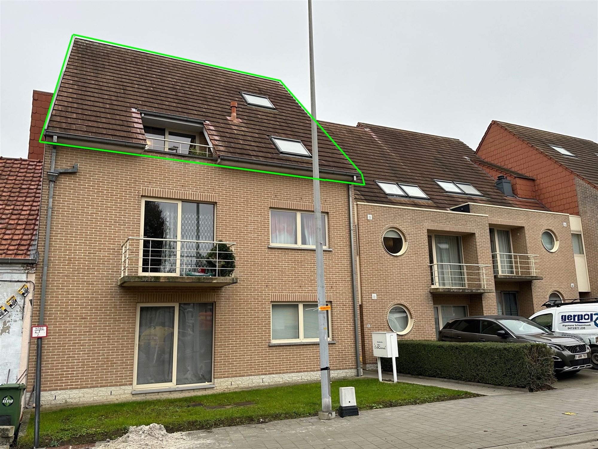 Ruim duplex-appartement met 3 slaapkamers foto {{pictureIndex}}