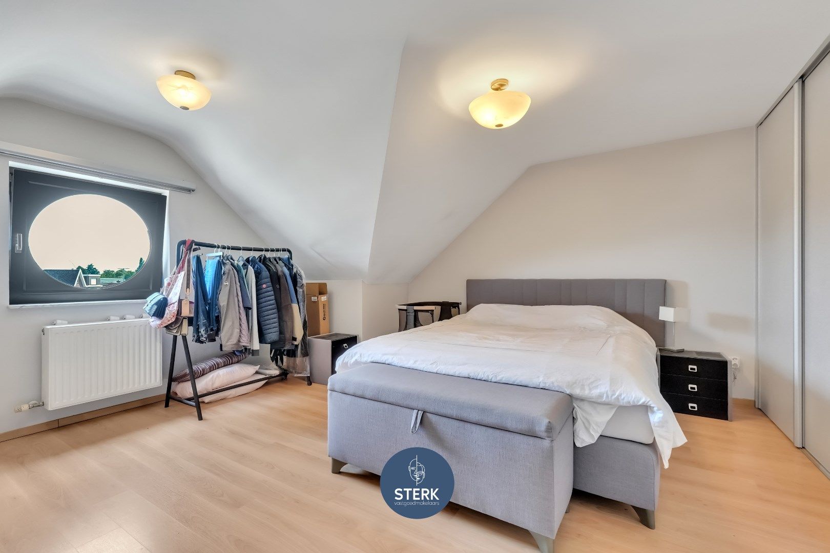 INSTAPKLAAR DUPLEX-APPARTEMENT MET 3 SLPKS EN 2 TERRASSEN TE REKEM !  foto 12