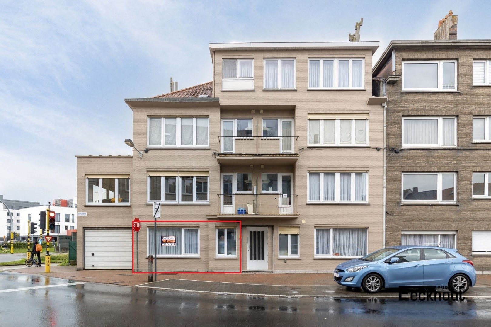 Volledig gerenoveerd 2 slaapkamer appartement met zonnige koer! foto {{pictureIndex}}