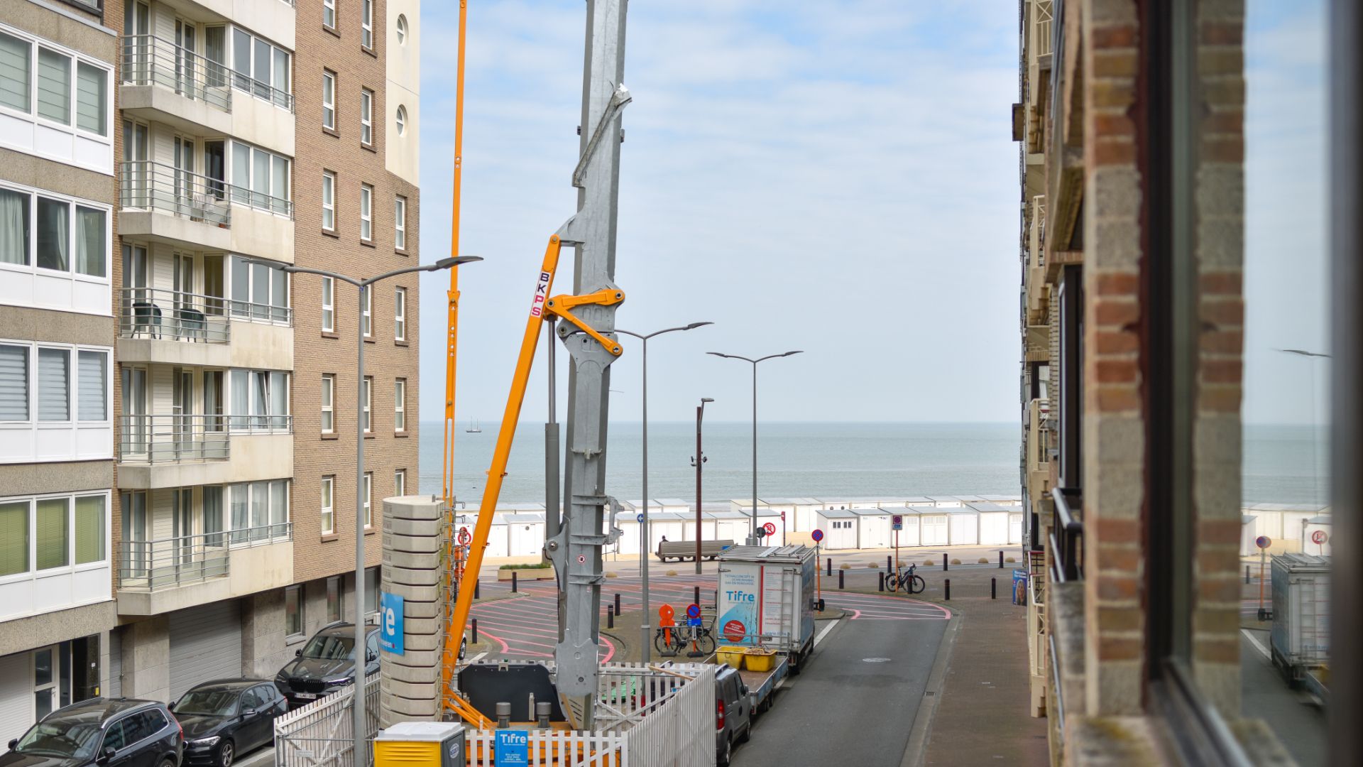 Prachtig gerenoveerd drie slaapkamer appartement op enkele meters van de zeedijk foto 6