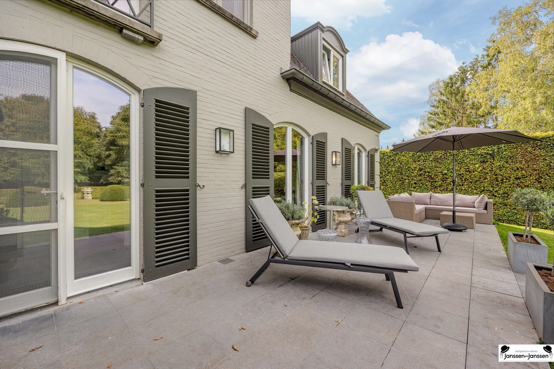Tijdloze elegantie met moderne luxe foto 16