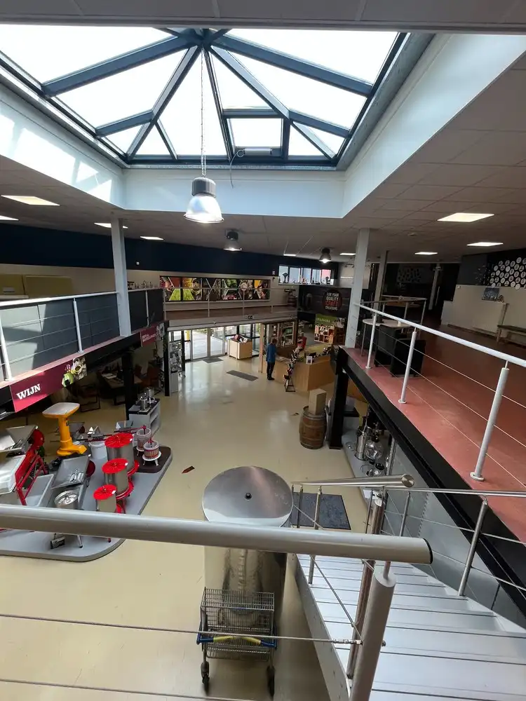 Industrieel-magazijn-logistiek te koop foto 12