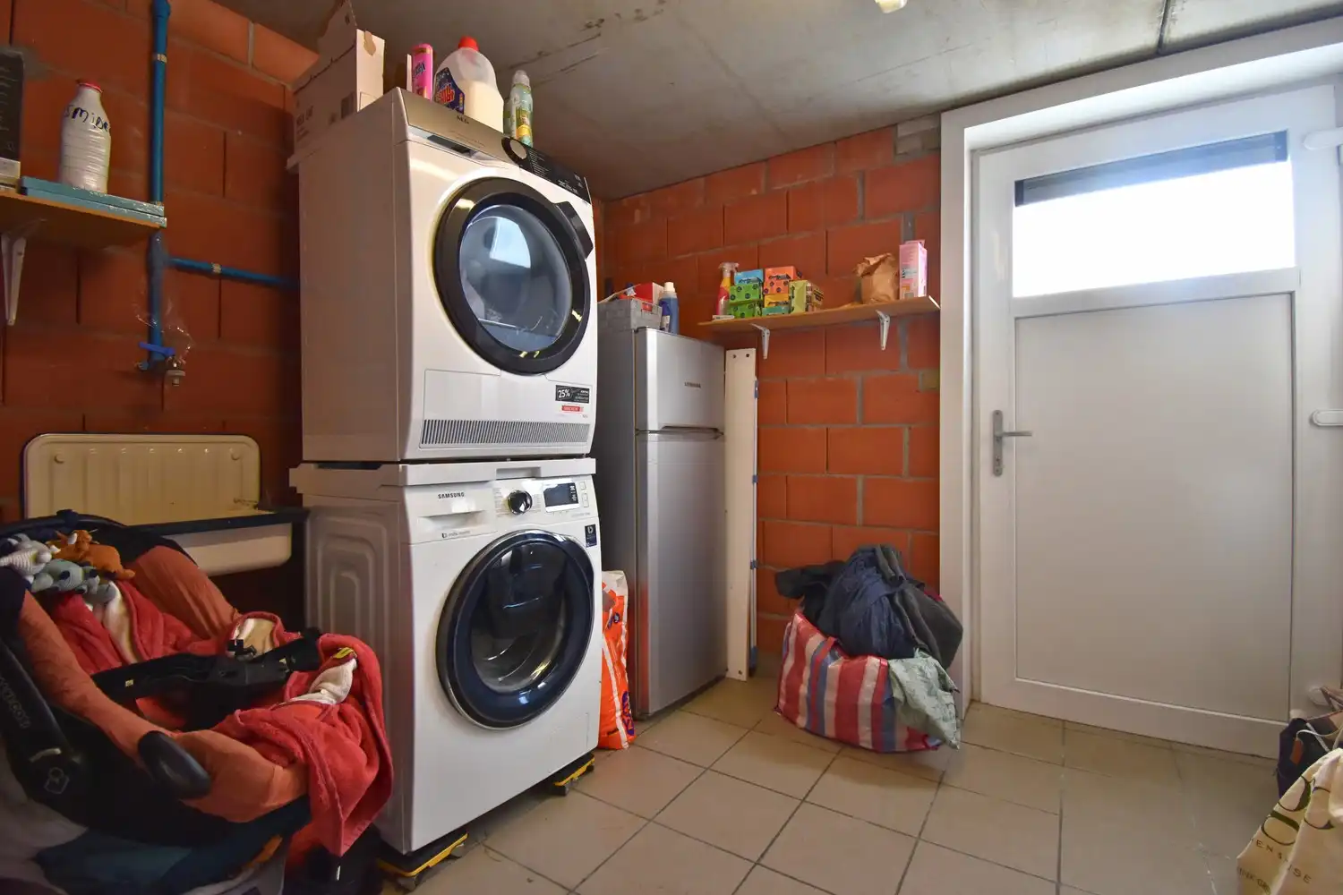 Appartement met 2 slaapkamers, garage en gemeenschappelijke tuin te huur in Sint-Pieters-Leeuw foto 9