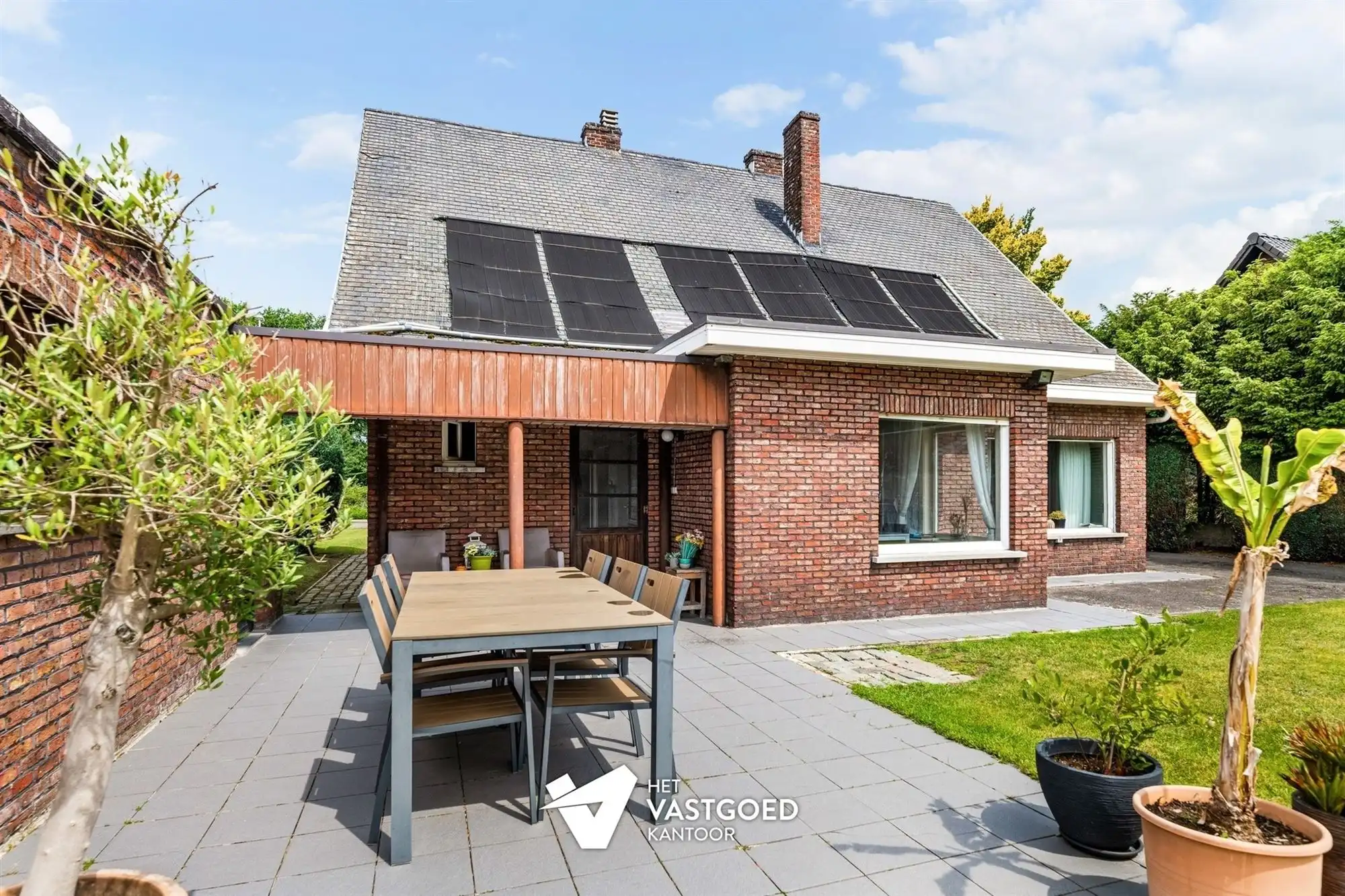 INSTAPKLARE, CENTRAAL GELEGEN WONING OP RUIM PERCEEL MET ZWEMBAD foto 23