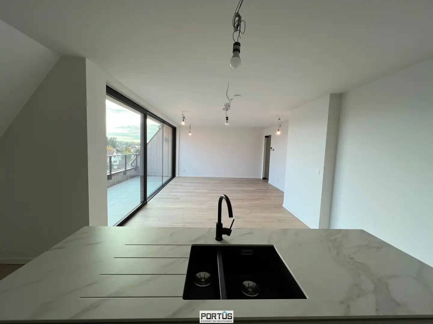 Instapklaar nieuwbouwappartement te koop met 2 slaapkamers in Residentie Portanic te Nieuwpoort foto 3