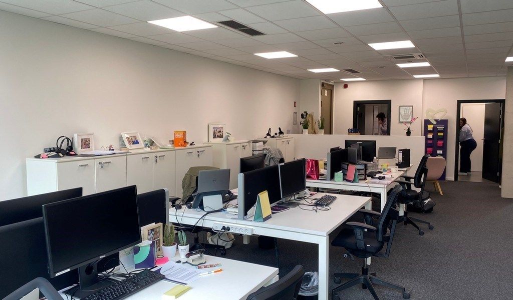 Gemeubelde kantoorruimte te huur in D-One te Kortrijk foto 14