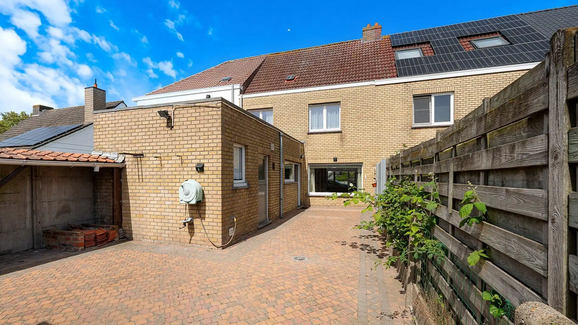 Woning met zonnige tuin en garage te Zeebrugge foto 7