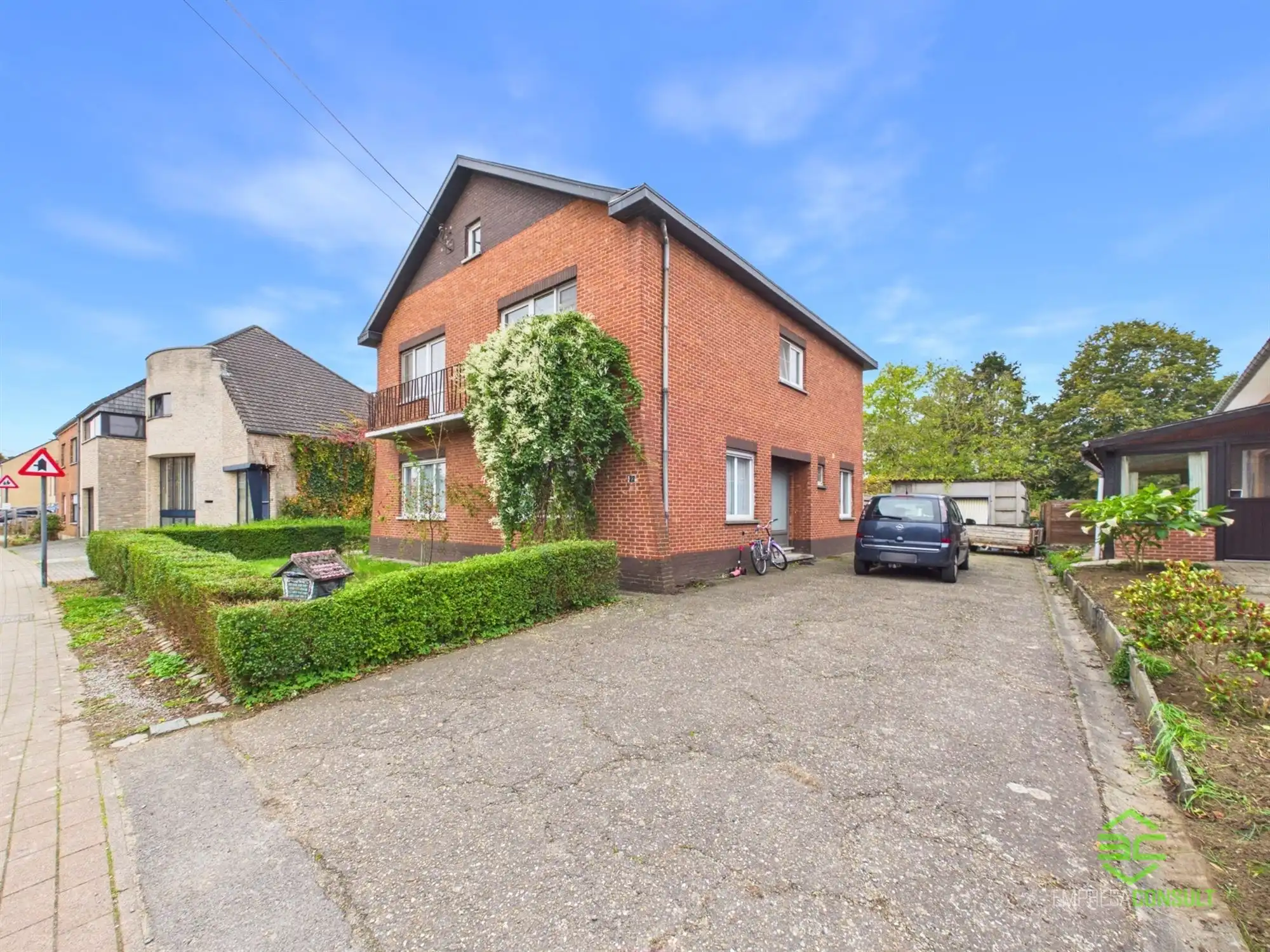 Ruime woning met 4/5 slpk op 13a 24ca in Schaffen! foto 2