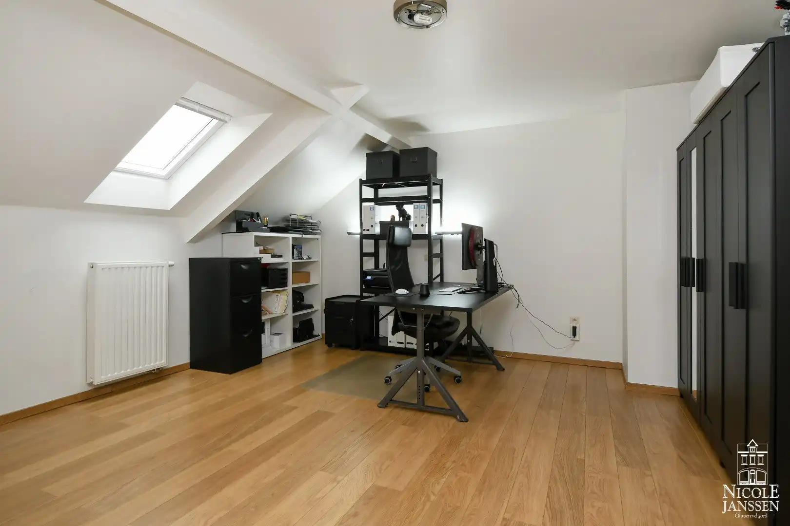 Ruime instapklare gezinswoning met tuin en grote kelder foto 20