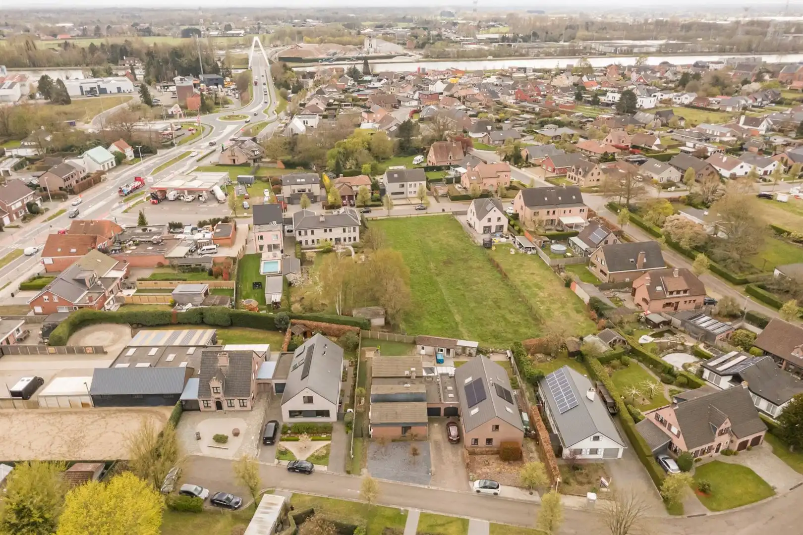 Ruime laagbouwwoning met zuidtuin in doodlopende straat. foto 28