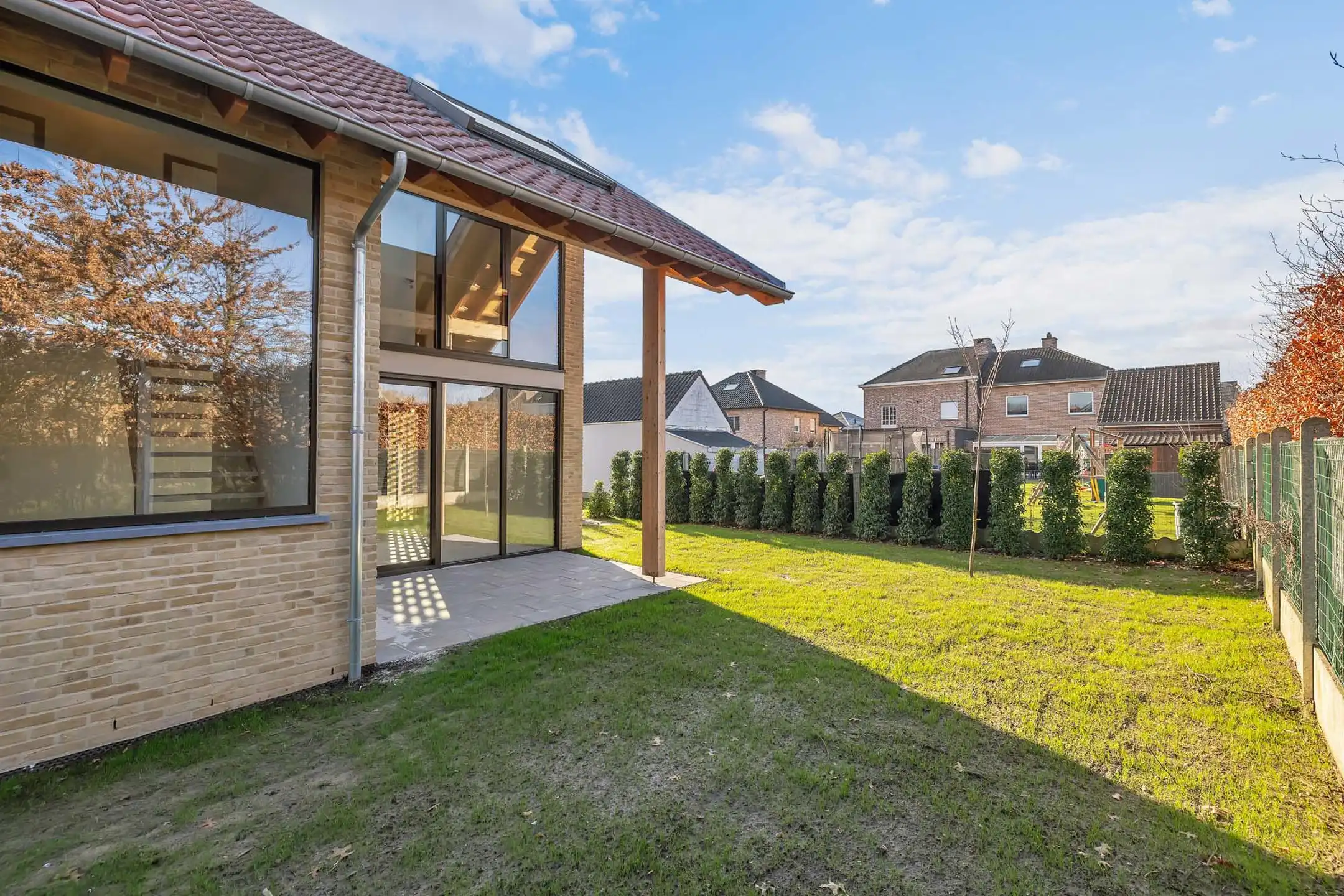 Prachtige half open nieuwbouwwoning in uniek woonerf foto 25