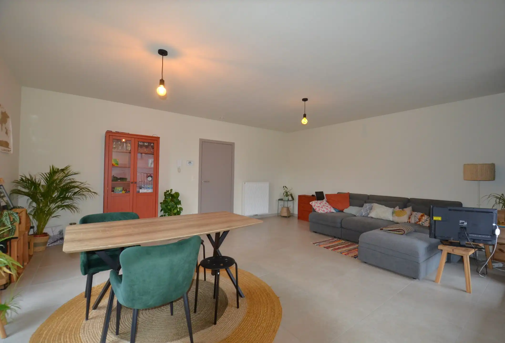 Recent appartement met 2 slaapkamers nabij het centrum foto 5