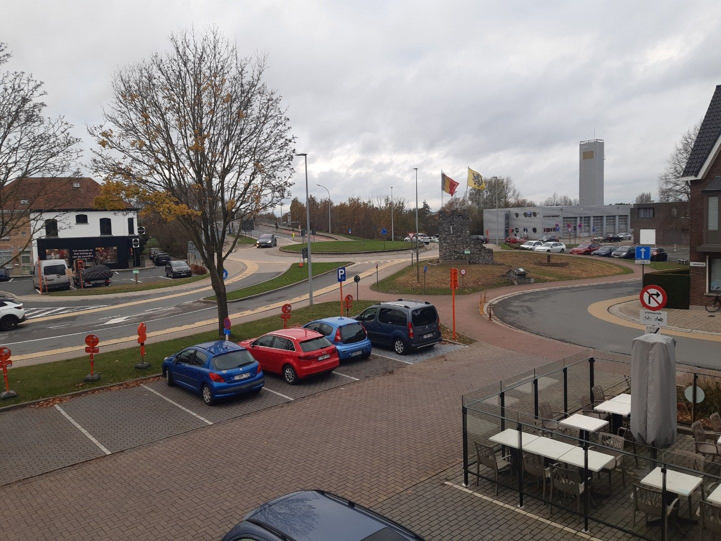 Ruim en lichtrijk appartement - centrum Gavere.  foto 11