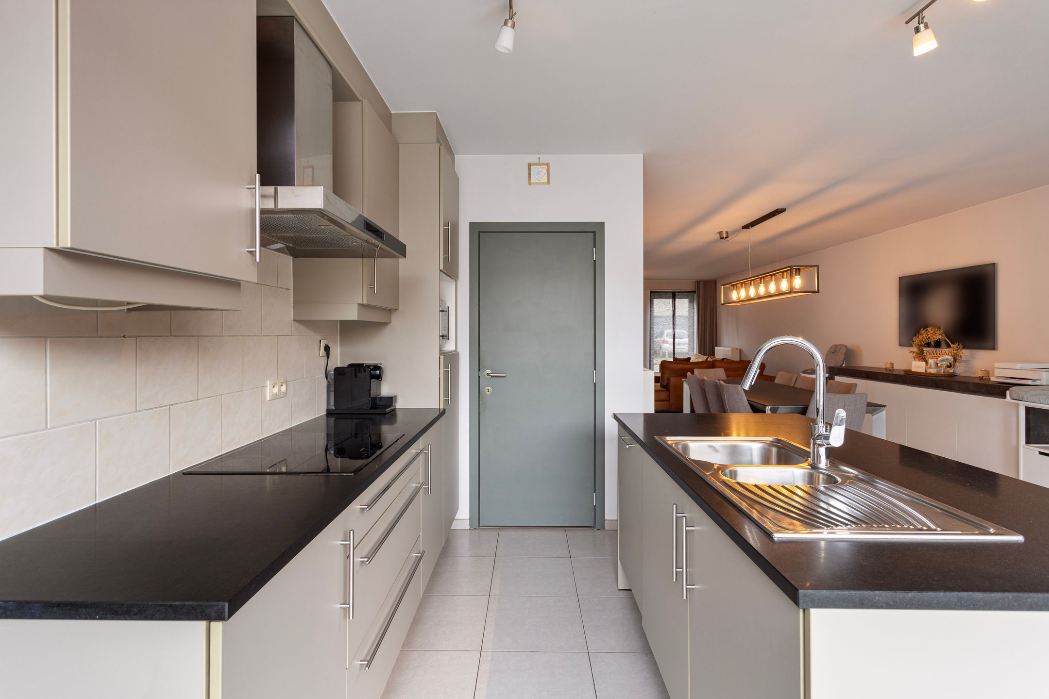 B&B Moment : MODERNE en instapklare HOB (3-4 slpk) met garage en gezellige tuin foto 11