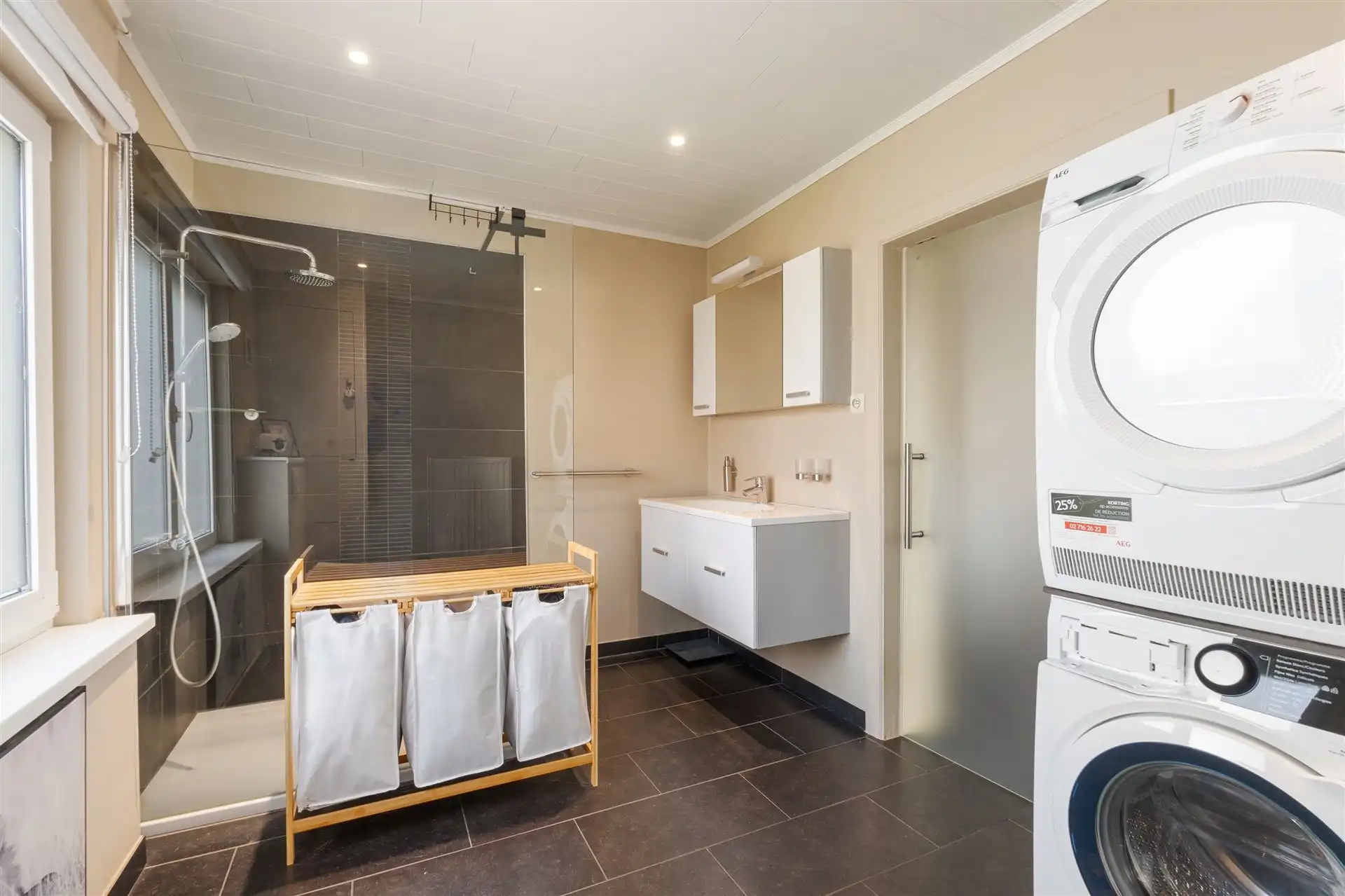 Instapklare woning met 3 slaapkamers op 717 m² in Lede foto 9